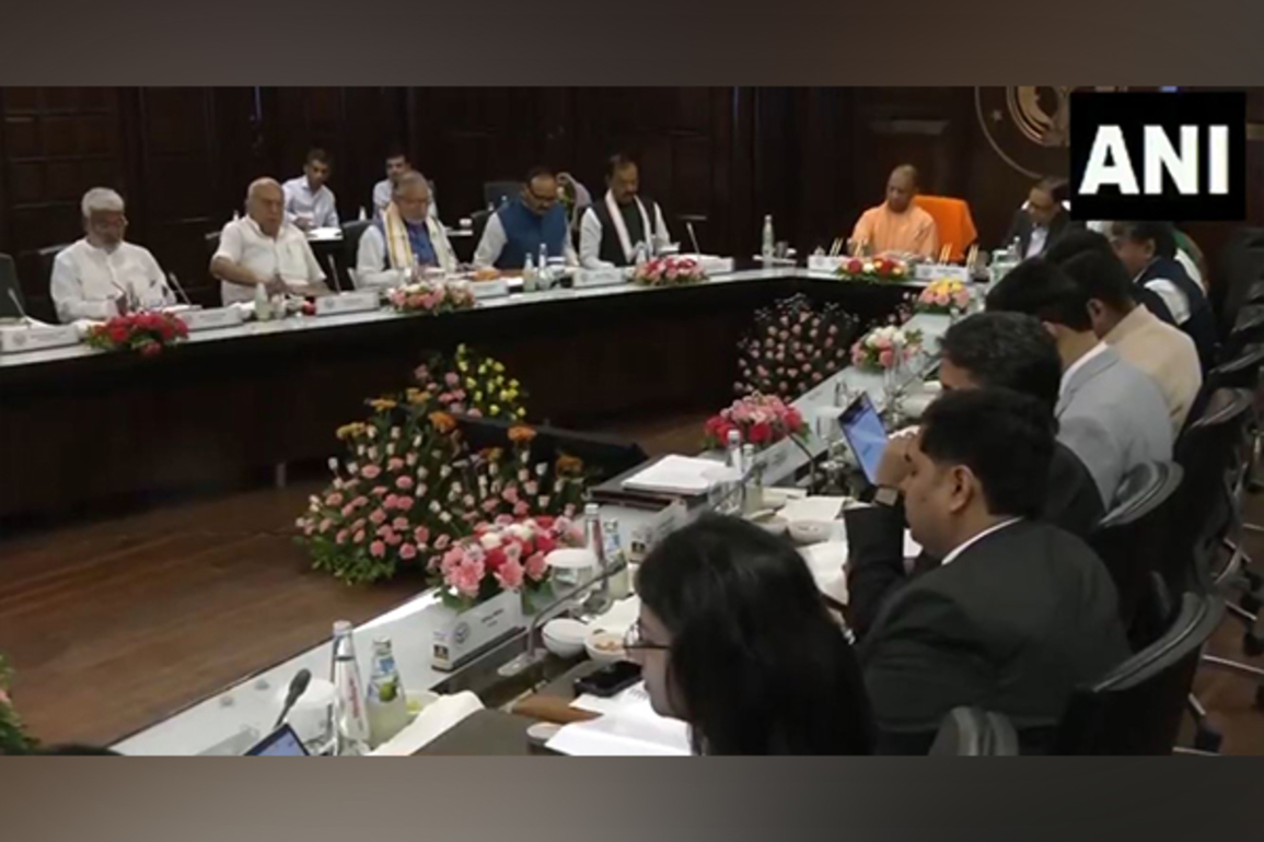 'UP should not get less than 20 per cent in central taxes,' UP Finance Minister on meeting with members of 16th Finance Commission