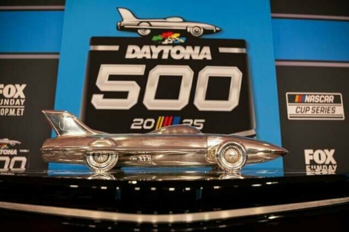 NASCAR moves '27 Daytona 500 to avoid Super Bowl conflict