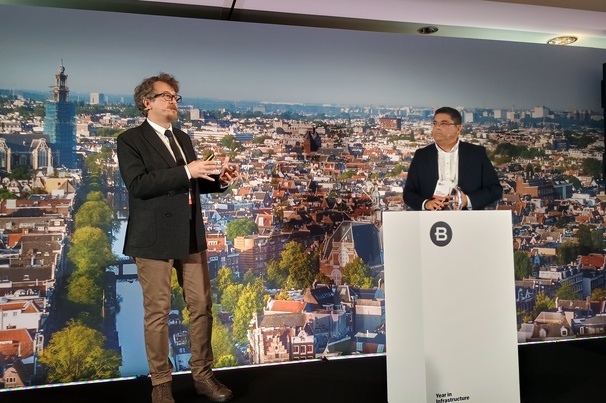 Flux Energy Solutions’ managing partners Ali Başer and Önder Saracoglu presenting their project on optimising geothermal fields using numerical simulation and AI at the Bentley Year In Infrastructure 2025 conference 