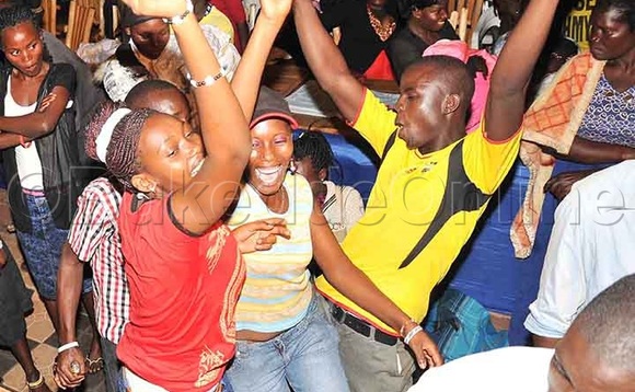 Abadigize nga babinuka mu ndongo y'abayimbi. Abadigize nga babinuka mu ndongo y'abayimbi.