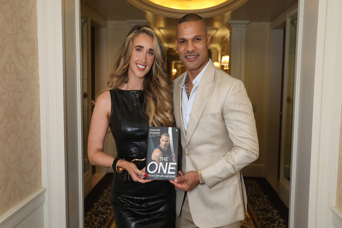 Shikhar Dhawan unveils autobiography
