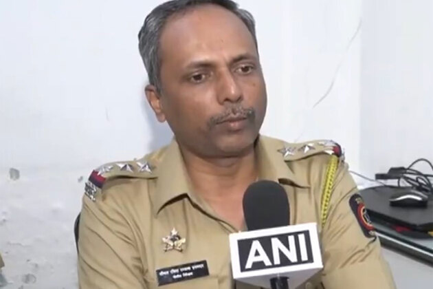 Autorickshaw crashes into police escort car in Mumbai; one arrested