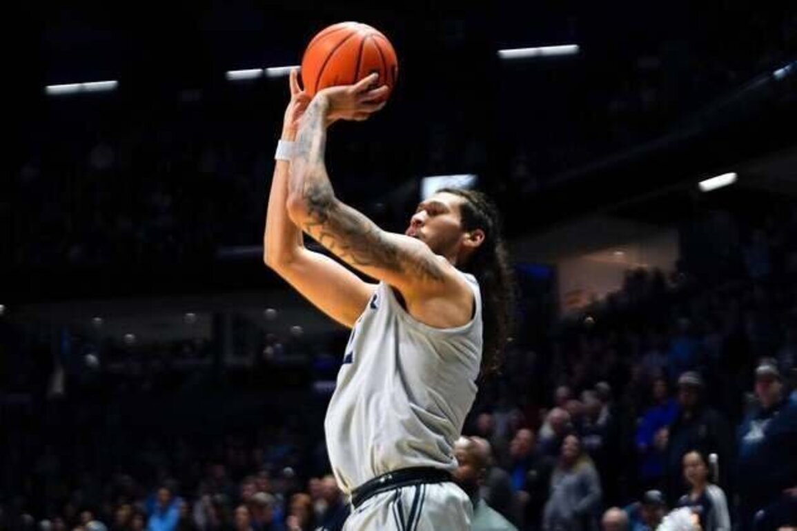 'Connected' Xavier opens Big East slate against struggling Creighton