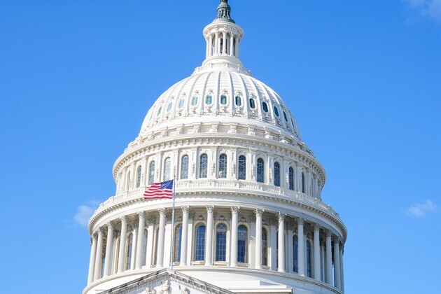 Capitol police arrest man who ran toward the U.S. Capitol building with shotgun