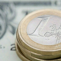 Euro could dethrone US dollar  ECB