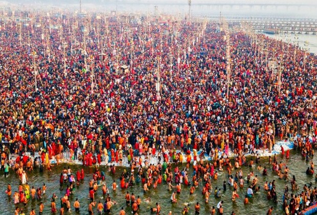 Devotees Arriving in Ayodhya Praise Arrangements of Prayagraj's Maha Kumbh