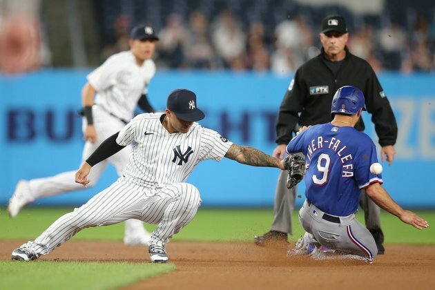 Four-run 8th breaks tie, helps Yankees sweep visiting Rangers