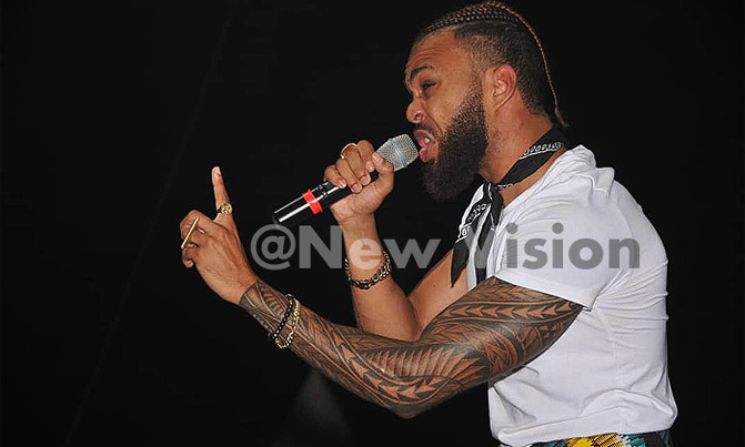 Huge turnout as Jidenna rocks Blankets & Wine Huge turnout as Jidenna rocks Blankets & Wine