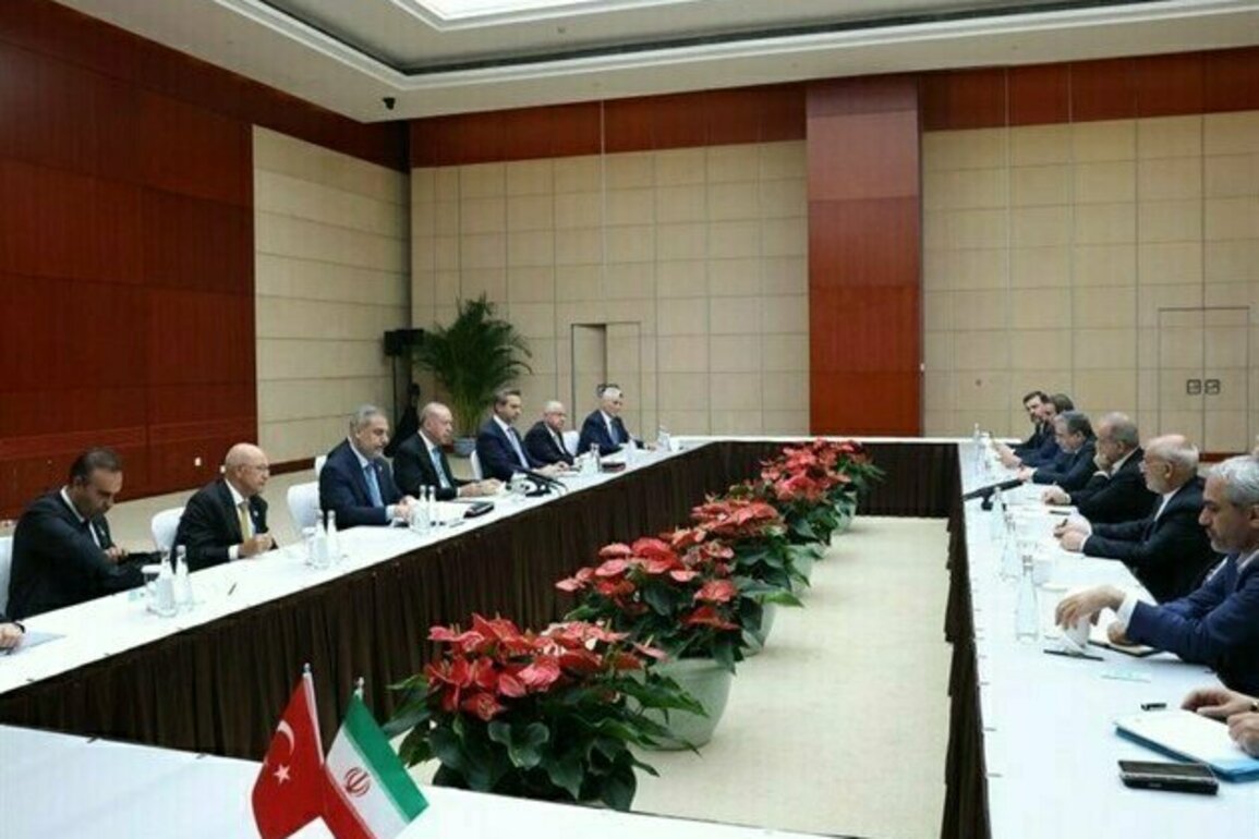 Iranian, Turkish Presidents Discuss Nuclear, Regional Issues