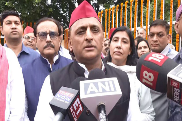 'Where are jobs they promised in last elections?': Akhilesh Yadav questions NDA over manifesto in Bihar