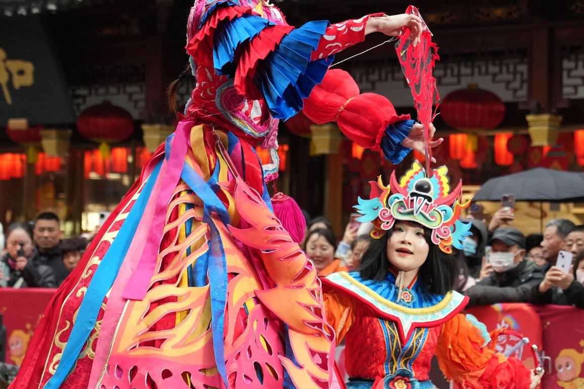 CHINA-SHANGHAI-YUYUAN GARDEN-LANTERN FESTIVAL-CELEBRATIONS (CN)