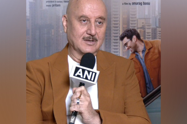 "He was my biggest fan...": Anupam Kher shares emotional Father's Day tribute to late father Pushkar Nath