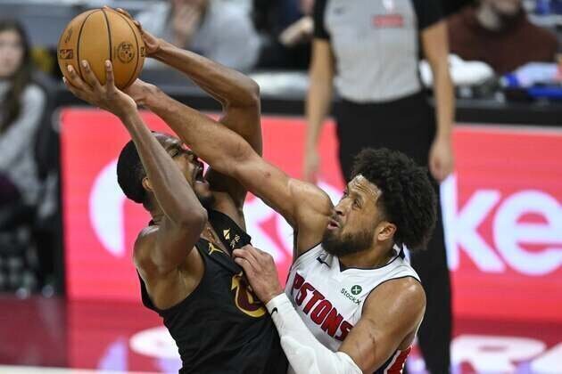 NBA roundup: Cavaliers extend home win streak, top East-best Pistons