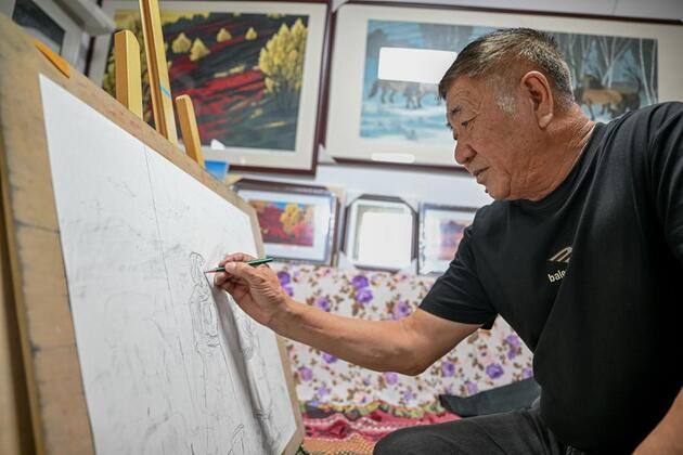 The eternal autumn of a 68-yr-old herdsman turned printmaker