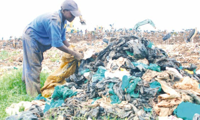 Kampala garbage choking Kiteezi residents. Kampala garbage choking Kiteezi residents.