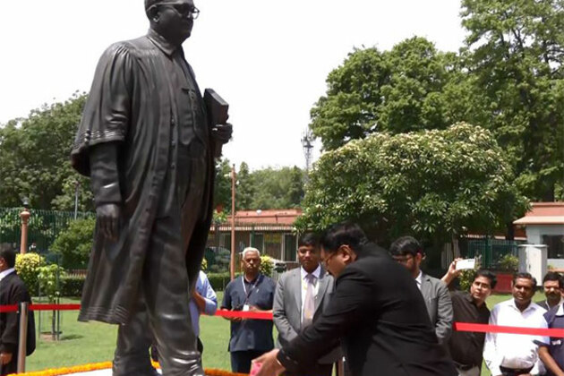 Justice BR Gavai takes oath as 52nd Chief Justice of India, pays tribute to Mahatma Gandhi and BR Ambedkar