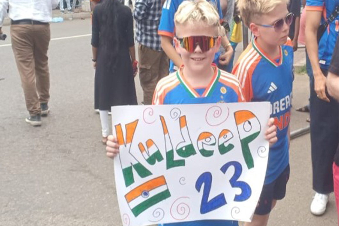 T20 WC: Fans create electrifying atmosphere at Premadasa Stadium ahead of India-Pakistan clash