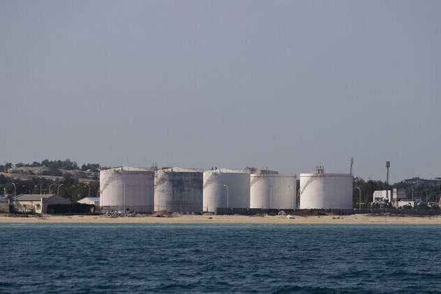 Trump eyes seizure of Irans oil hub  Axios