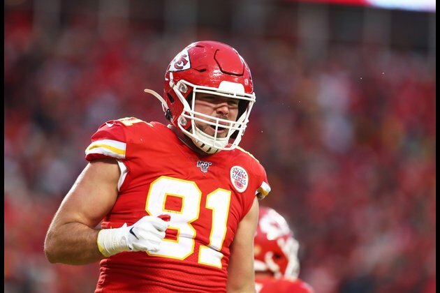 Cowboys agree to one-year deal with TE Bell