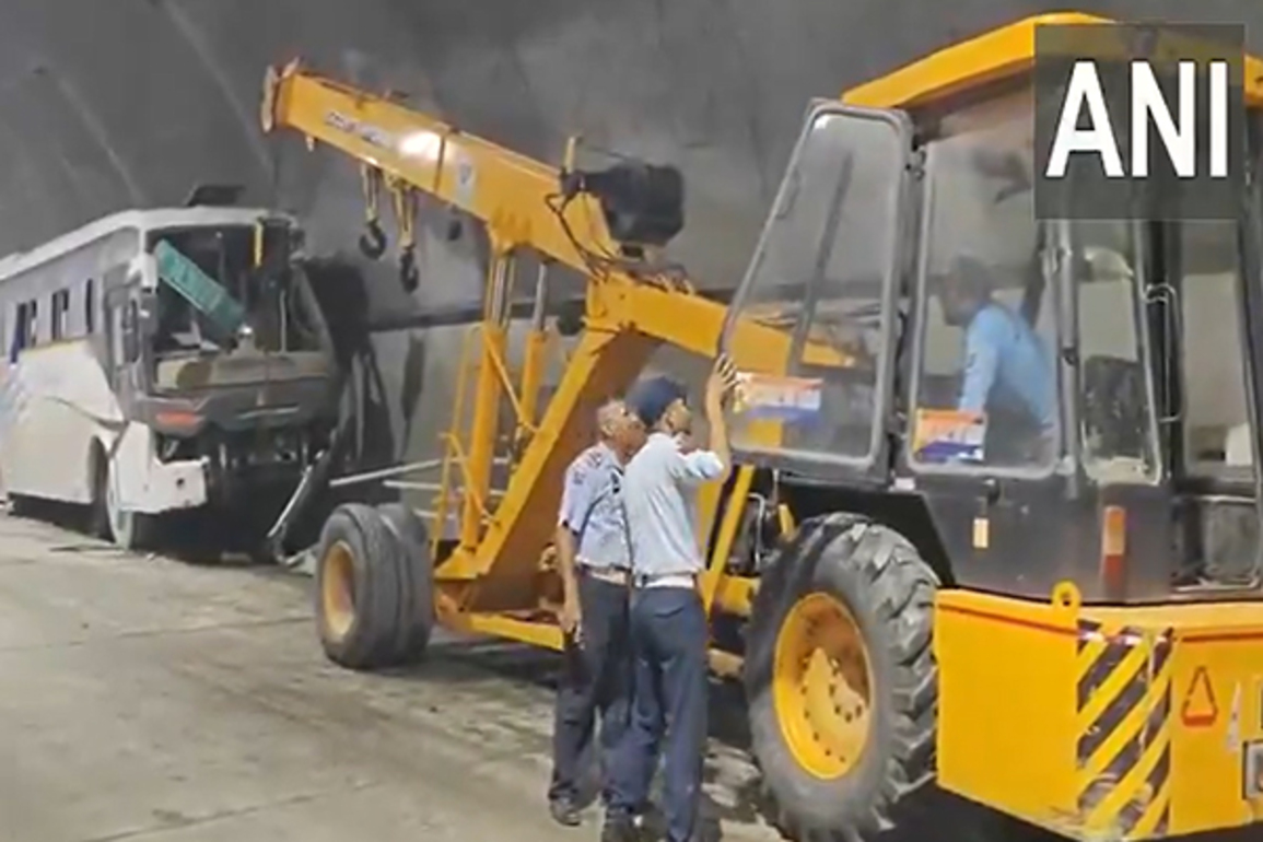 J-K: Bus carrying Amarnath pilgrims meets with accident, four injured