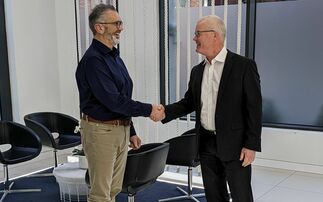 Punter Southall Aspire's David Taylor (left) shakes hands with Foster Denovo's Roger Brosch (right)