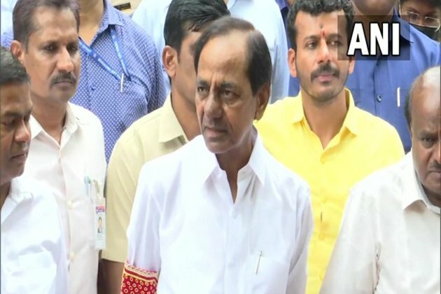 KCR meets Deve Gowda, says there will be change at national level after 2024 polls