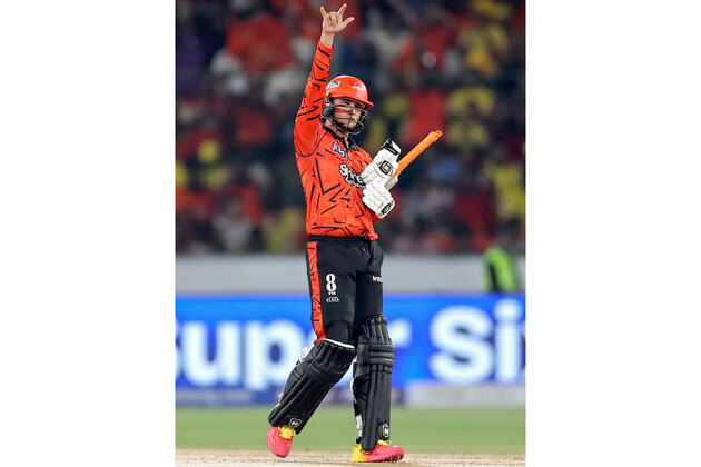 IPL 2026: Abhishek Sharma's blitz powers SRH to 194 vs CSK