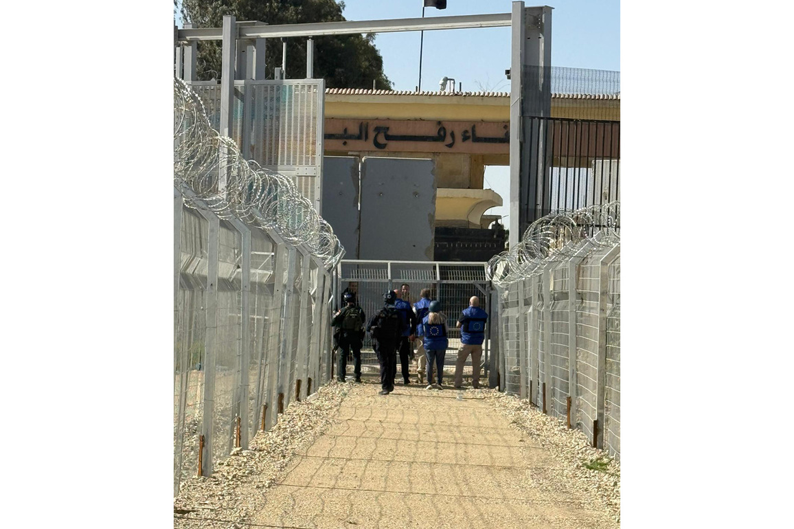 Israel partially reopens Rafah crossing between Gaza and Egypt on trial basis