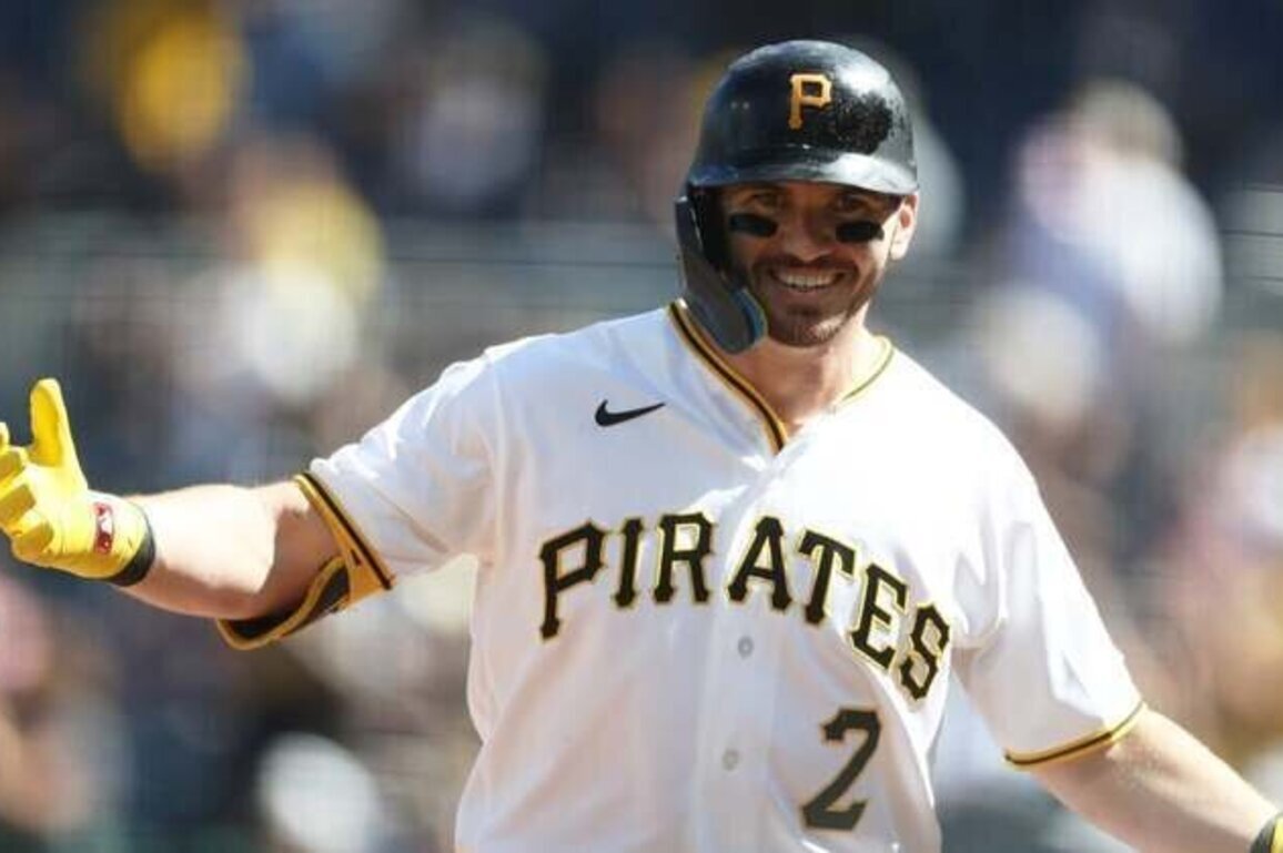 Jake Mangum, Nick Gonzales help Pirates outlast Twins