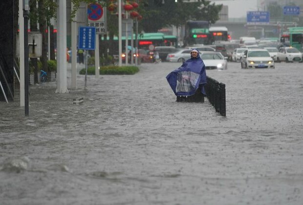 Floods in Central China Leave Subway Passengers Stranded