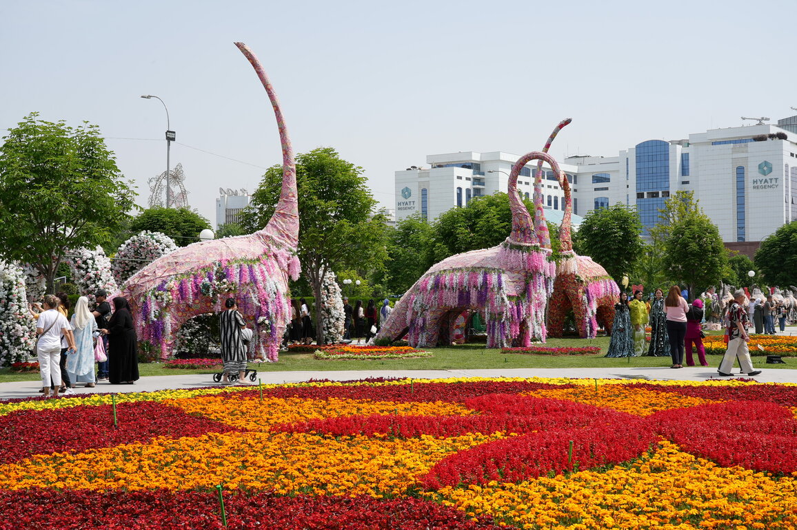 UZBEKISTAN-TASHKENT-FLOWER FESTIVAL