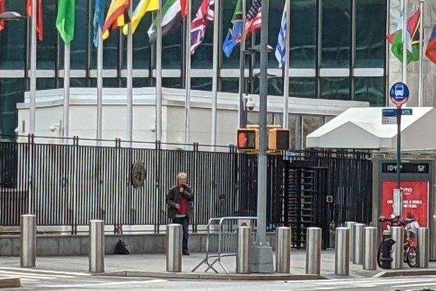 New York police in standoff with armed man at United Nations HQ