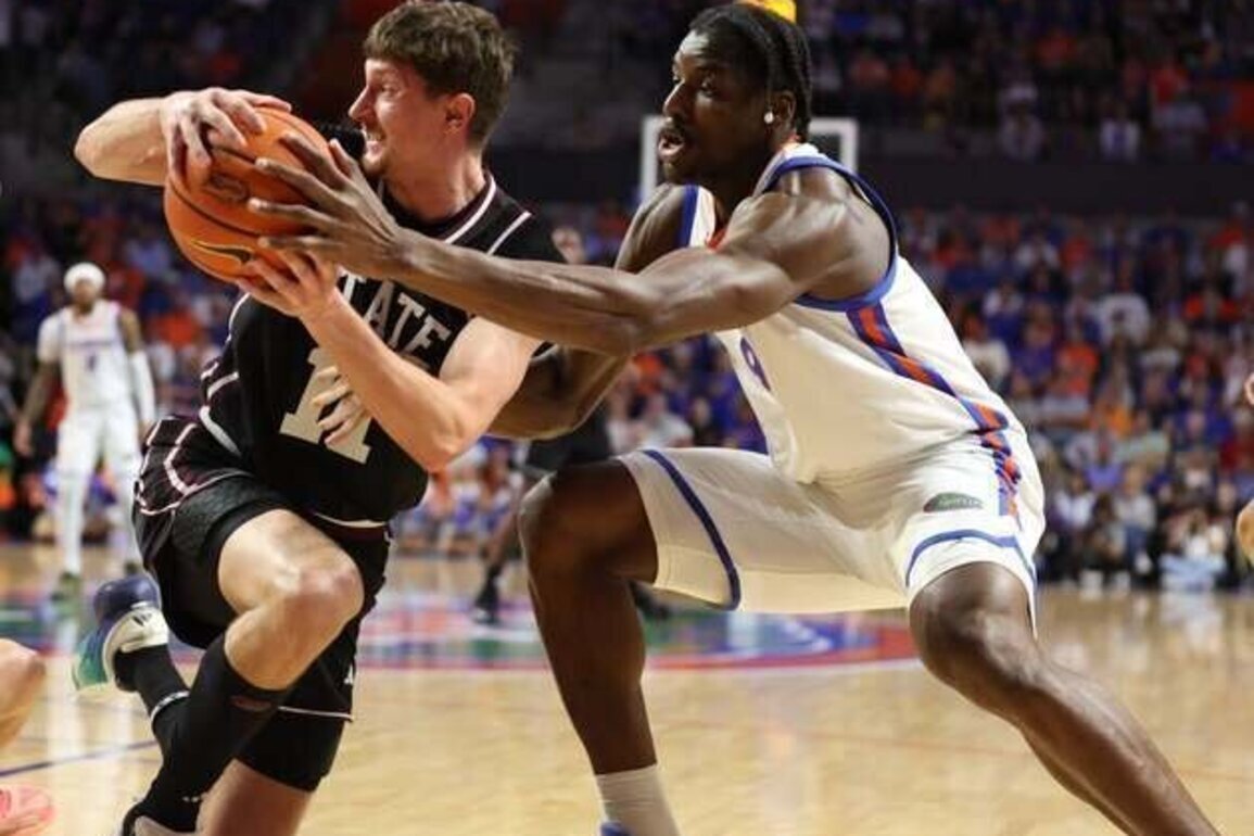 No. 5 Florida pummels Mississippi State, clinches SEC title outright