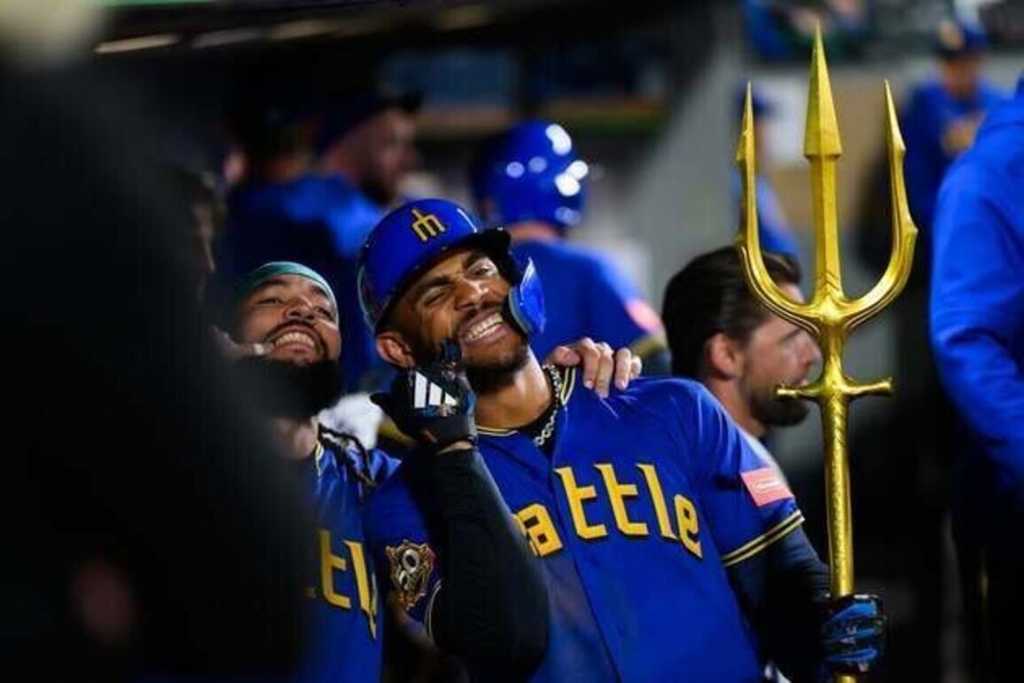 J.P. Crawford, Mariners vie to take series from Diamondbacks