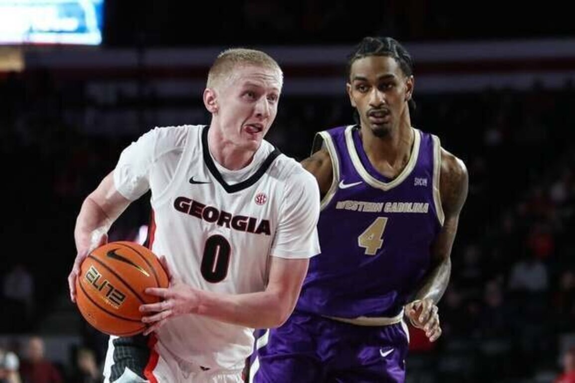 No. 23 Georgia takes historic offense into clash with Long Island