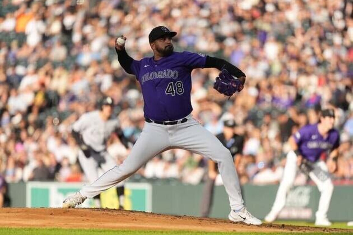 Reports: Padres agree to deals with RHP German Marquez, Griffin Canning
