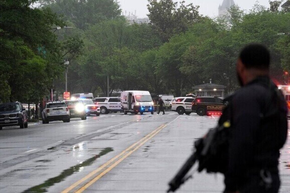 Gunshots near White House trigger lockdown 