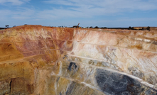  A drilling rig at the southern end of the existing Zoroastrian pit