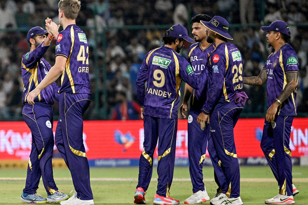 IPL 2026: Sensational KKR spinners reduce DC to 142/8
