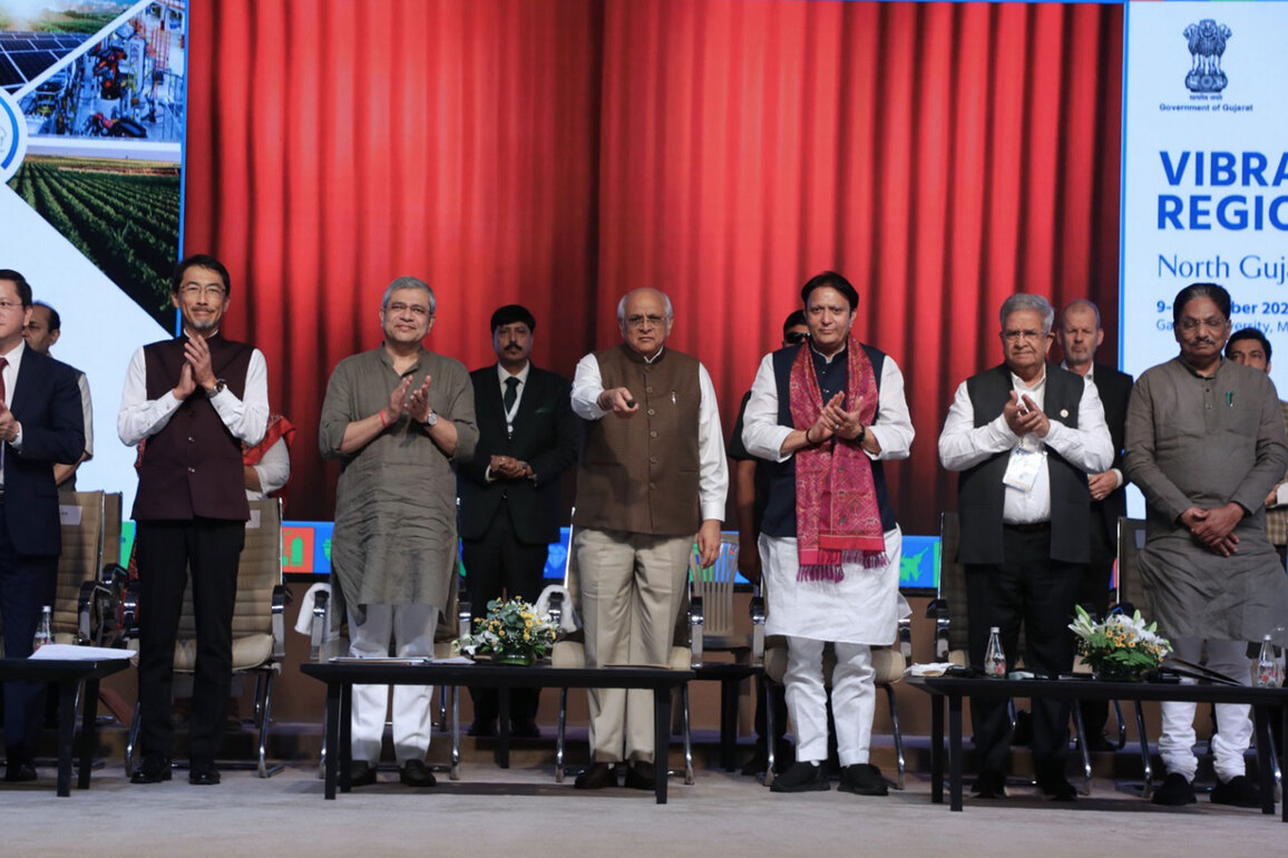 Gujarat CM, Union Minister Vaishnaw inaugurate Trade Show and Exhibition at Vibrant Gujarat Regional Conference