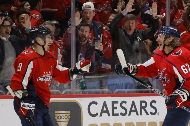 Capitals' Dmitry Orlov, Carl Hagelin exit COVID-19 protocol