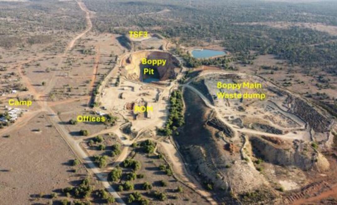 Drone image looking south showing the main components of the rock dump and tailings resources in relation to the Mt Boppy open pit. Image credit_Manuka Resources.