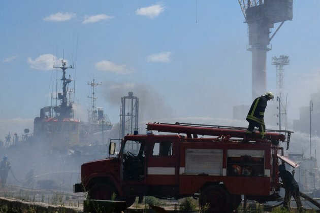 Live: Kyiv prepares to resume grain exports in wake of Russian strike