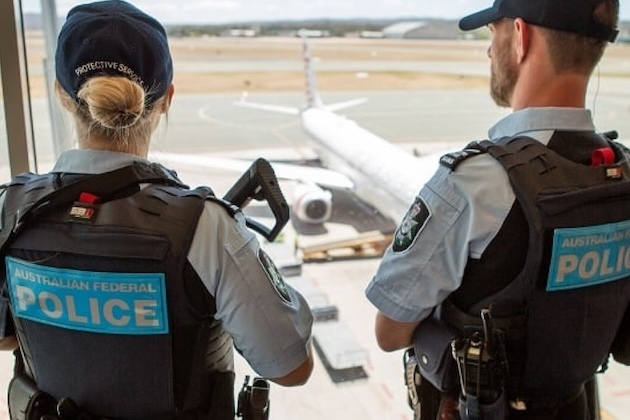 Man from Ireland with fake passport escapes detention after arrest