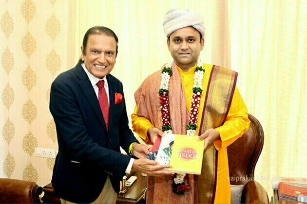 Dr. Dinesh Shahra and Sadguru Shri Madhusudan Sai Engage in Dialogue on Nutrition and Societal Welfare