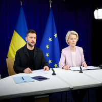 Zelenskyy thanks US for security guarantees, calls for trilateral talks with Russia