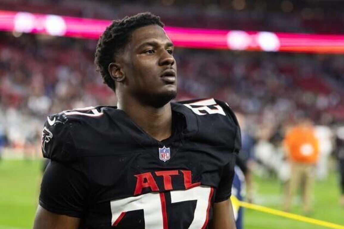 Falcons LB James Pearce Jr. arrested on battery charges