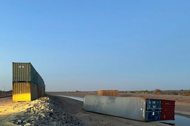 Arizona&#039;s Border Wall Work Delayed After 2 Containers Topple