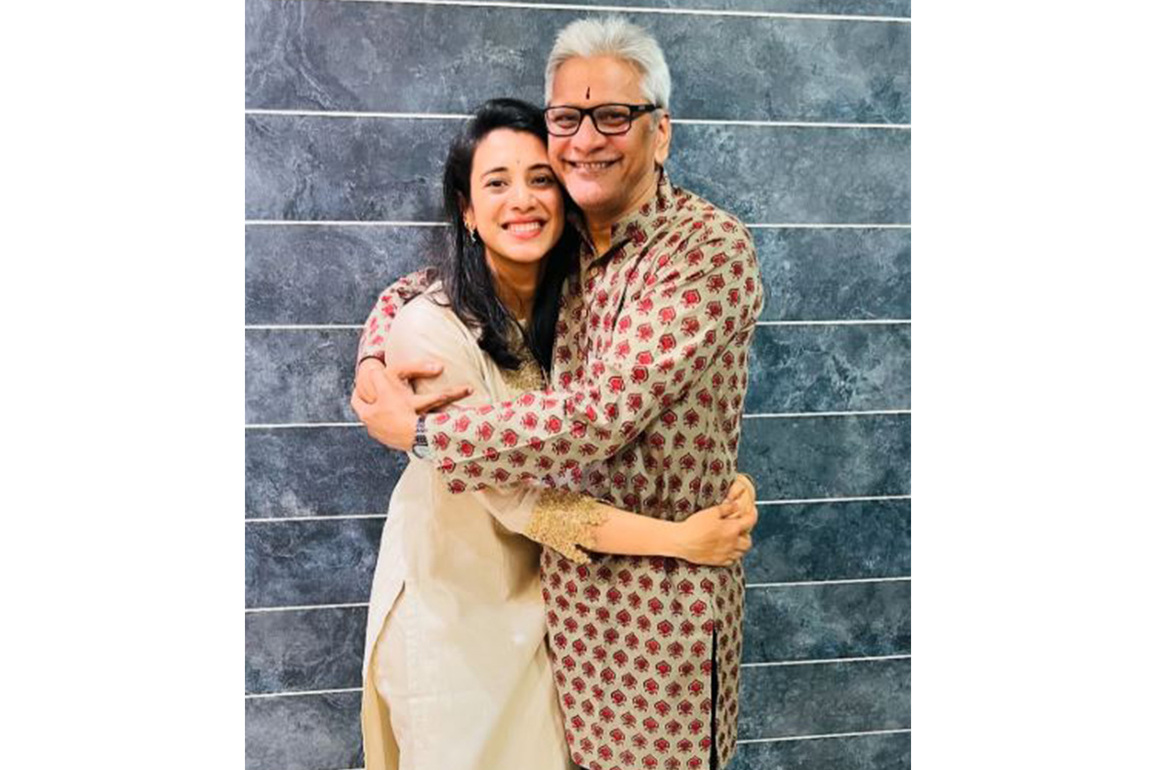 Smriti Mandhana's wedding "indefinitely postponed" after her father experiences heart attack symptoms