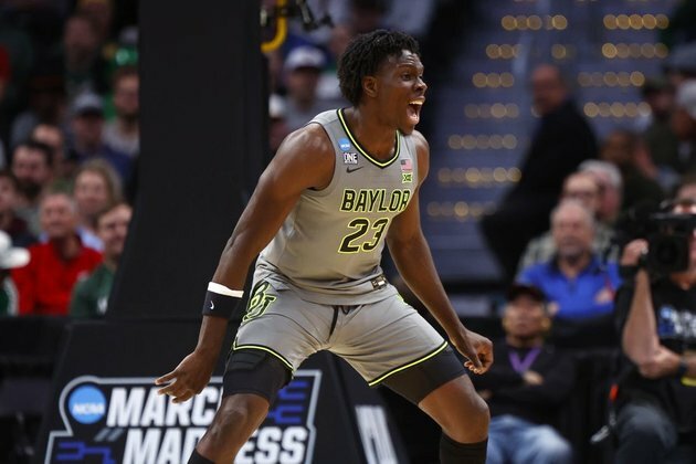 No. 3 Baylor strides past UC-Santa Barbara, 74-56